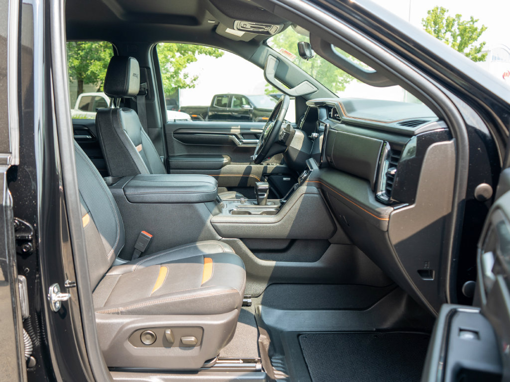 Certified 2023 GMC Sierra 1500 AT4 w/ AT4 Premium Package AWD/4WD image 11