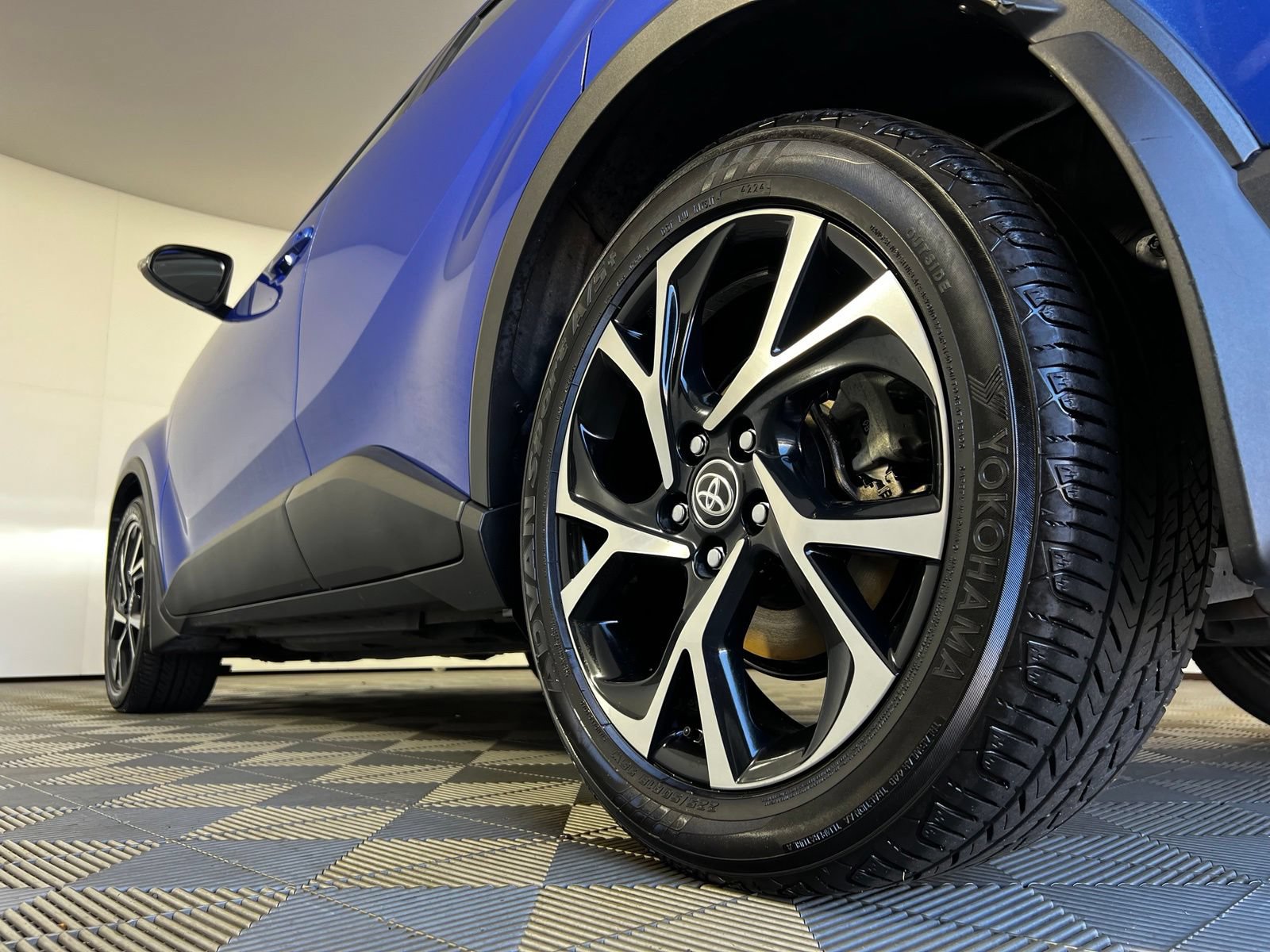 Certified 2021 Toyota C-HR XLE FWD image 24