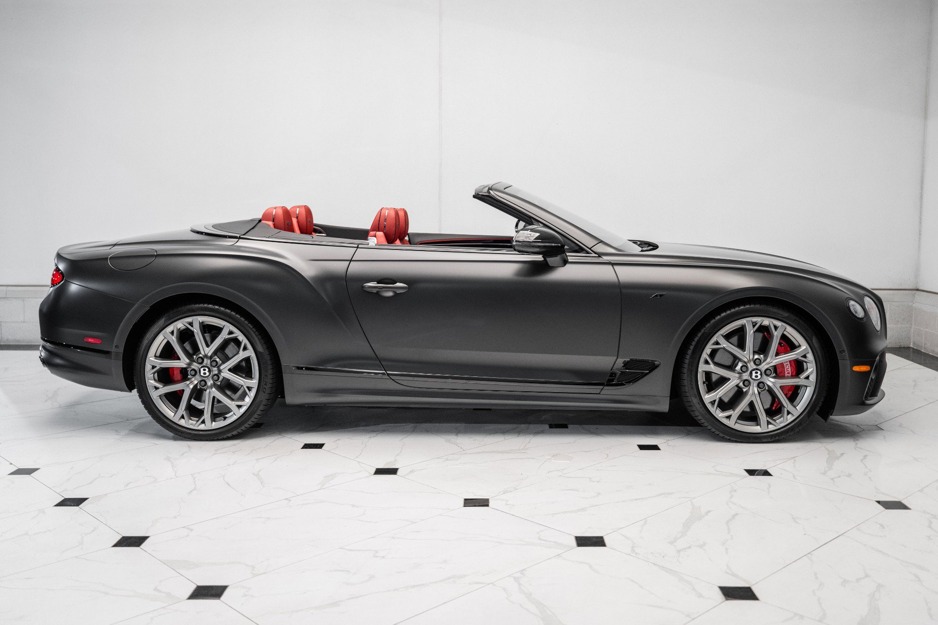 Used 2023 Bentley Continental GT V8 image 5