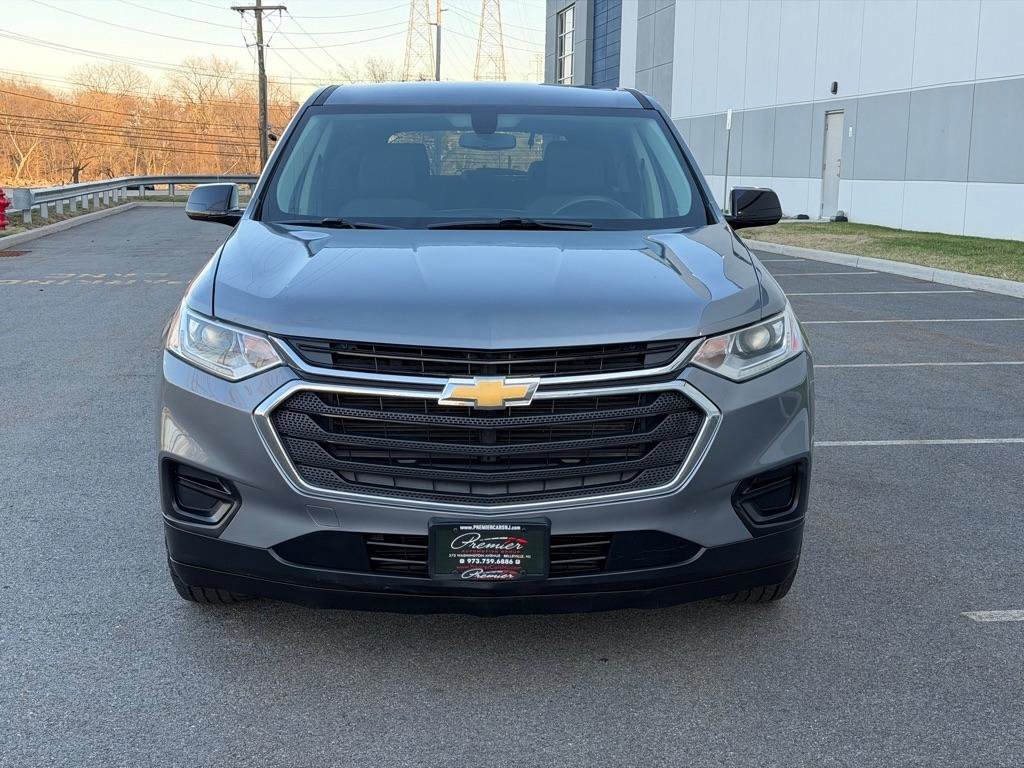 Used 2018 Chevrolet Traverse LS FWD image 2