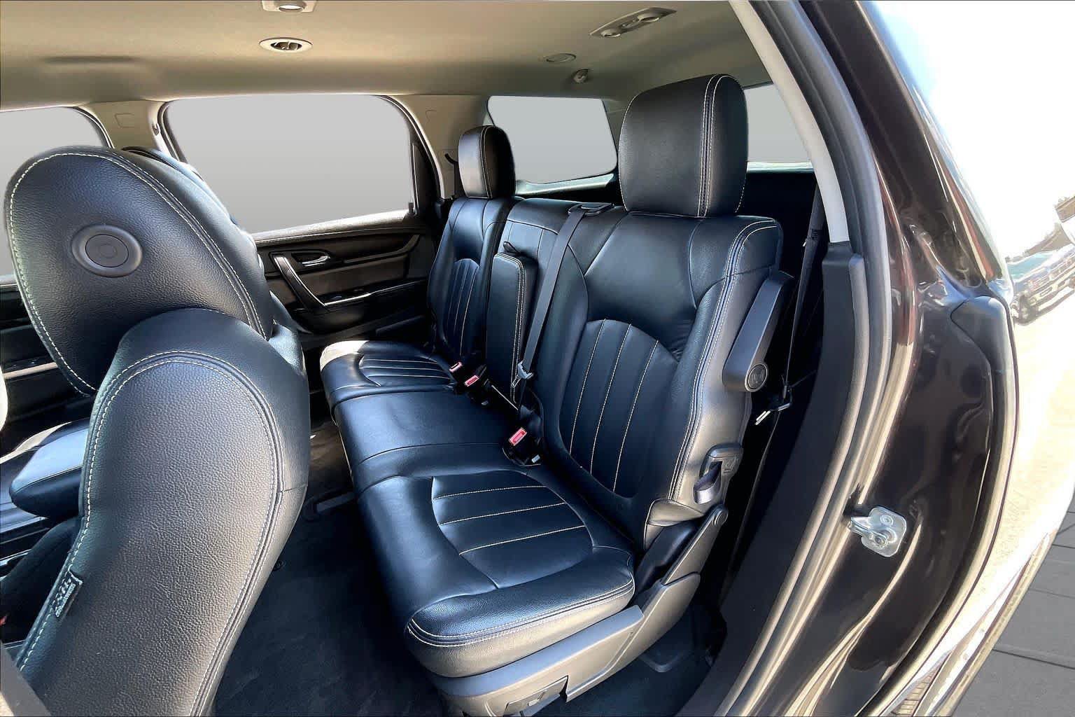 Used 2016 GMC Acadia SLE FWD image 19