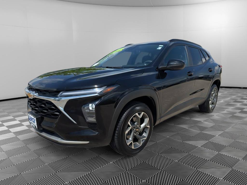 Used 2025 Chevrolet Trax LT FWD video 1
