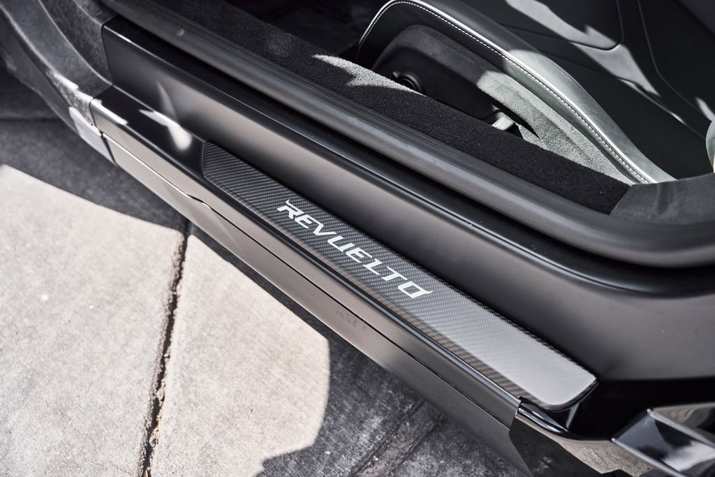 Used 2026 Lamborghini Revuelto AWD/4WD image 41