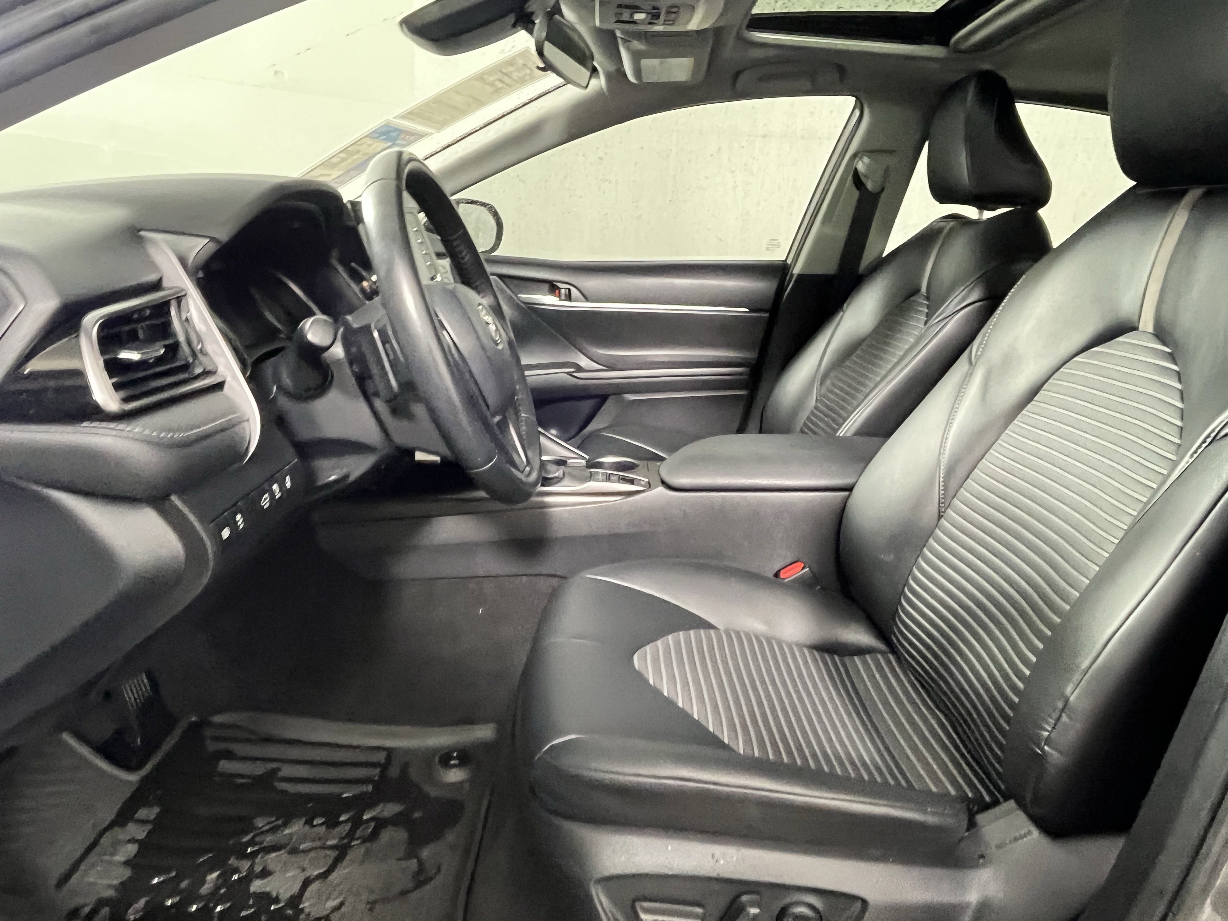 Used 2023 Toyota Camry SE image 10