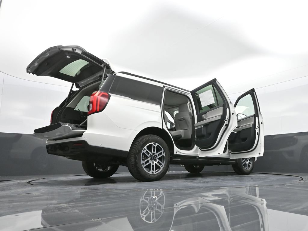 New 2025 Ford Expedition Active image 61
