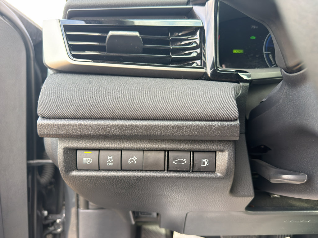 Used 2025 Toyota Camry LE FWD image 11
