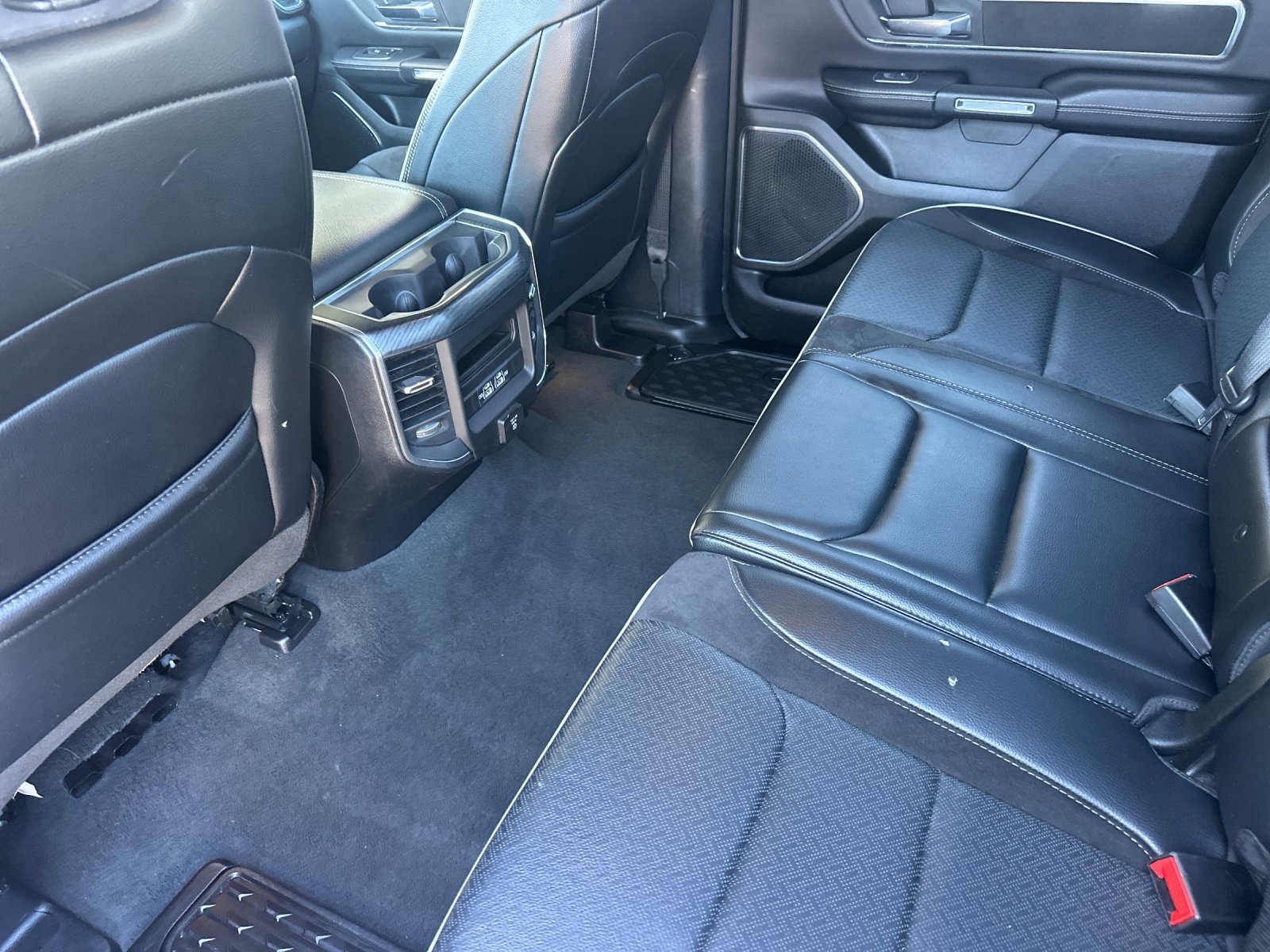 Used 2024 RAM 1500 Laramie RWD image 12