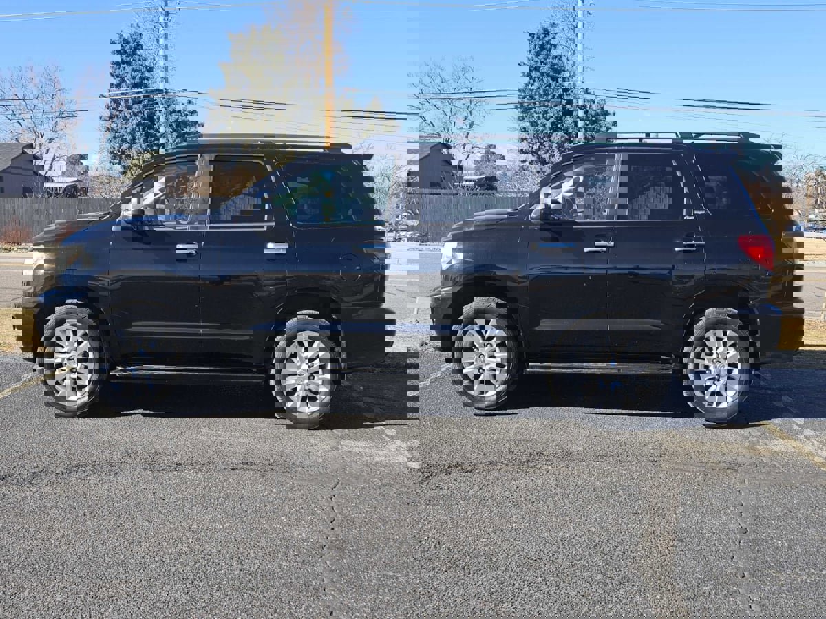 Used 2012 Toyota Sequoia Platinum image 2