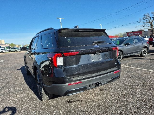 Used 2025 Ford Explorer ST-Line w/ ST-Line Street Pack AWD/4WD image 5