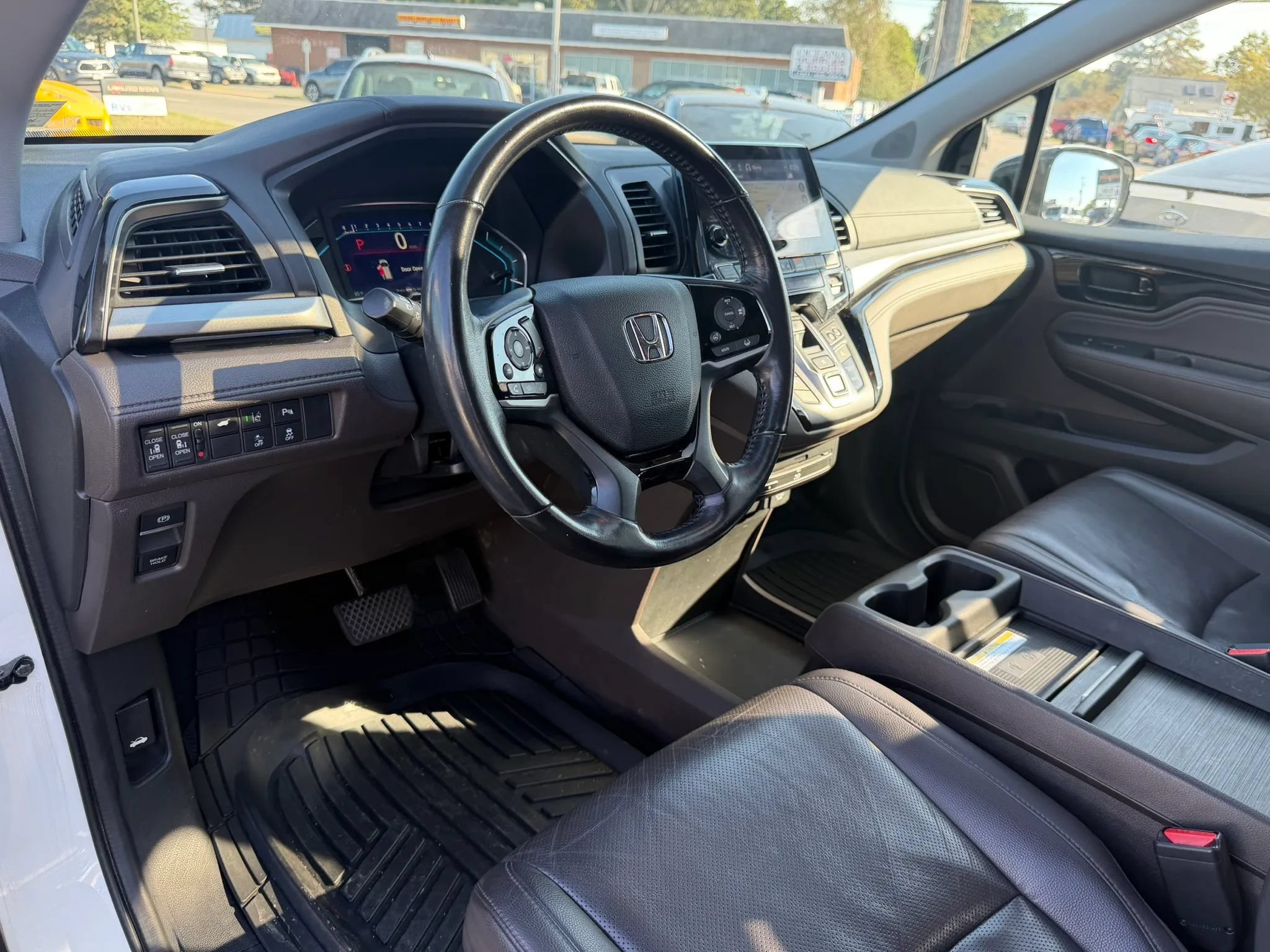 Used 2018 Honda Odyssey Elite image 14
