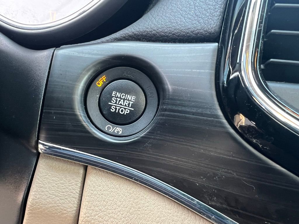 Used 2020 Jeep Grand Cherokee Limited image 39