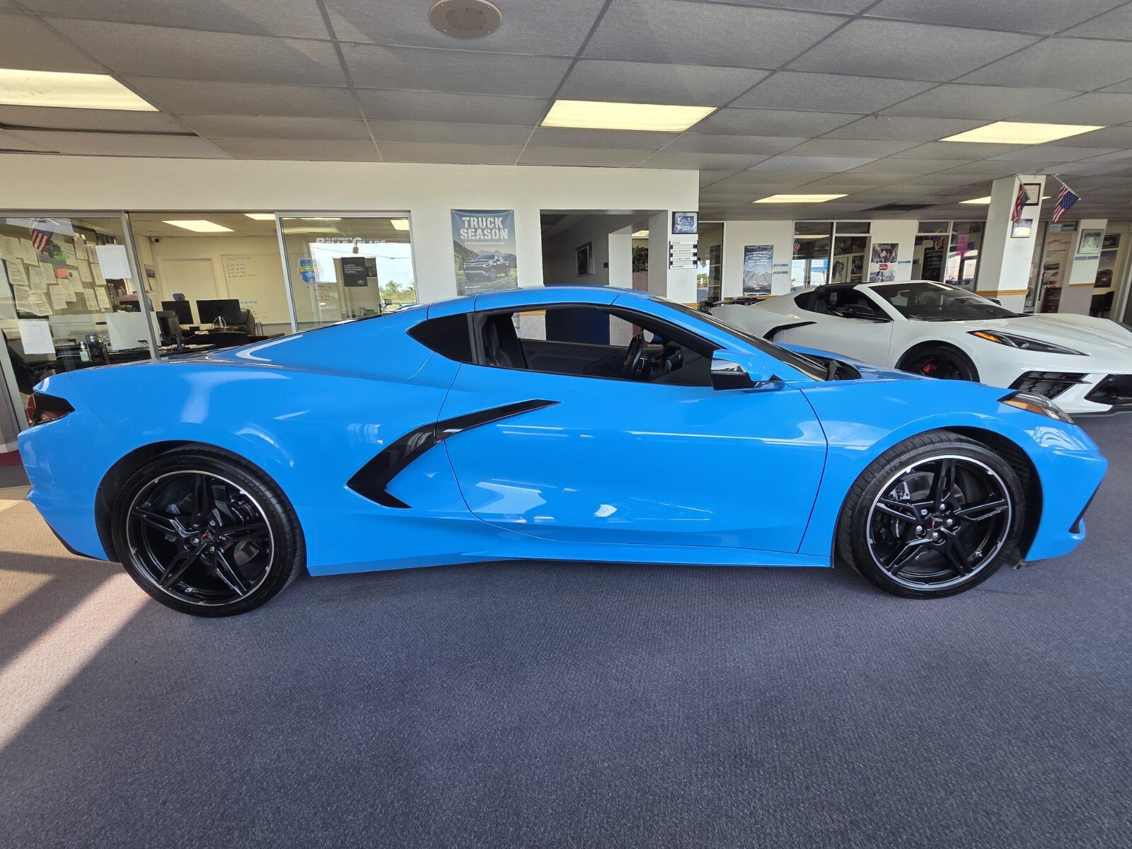 Used 2024 Chevrolet Corvette Stingray Coupe w/ 1LT RWD image 6