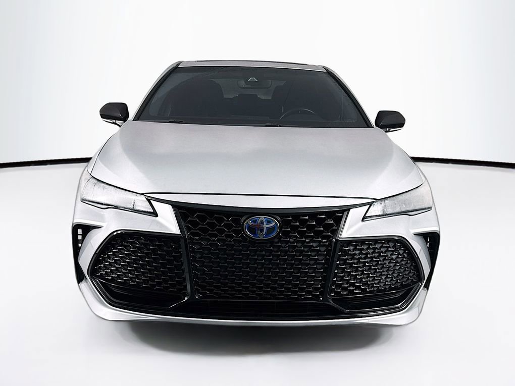 Used 2021 Toyota Avalon XSE image 2