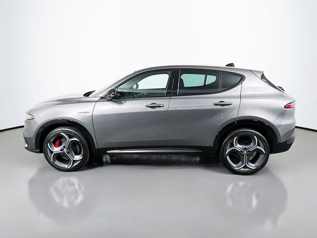 New 2026 Alfa Romeo Tonale w/ Quick Order Package 23H Volce AWD/4WD image 4