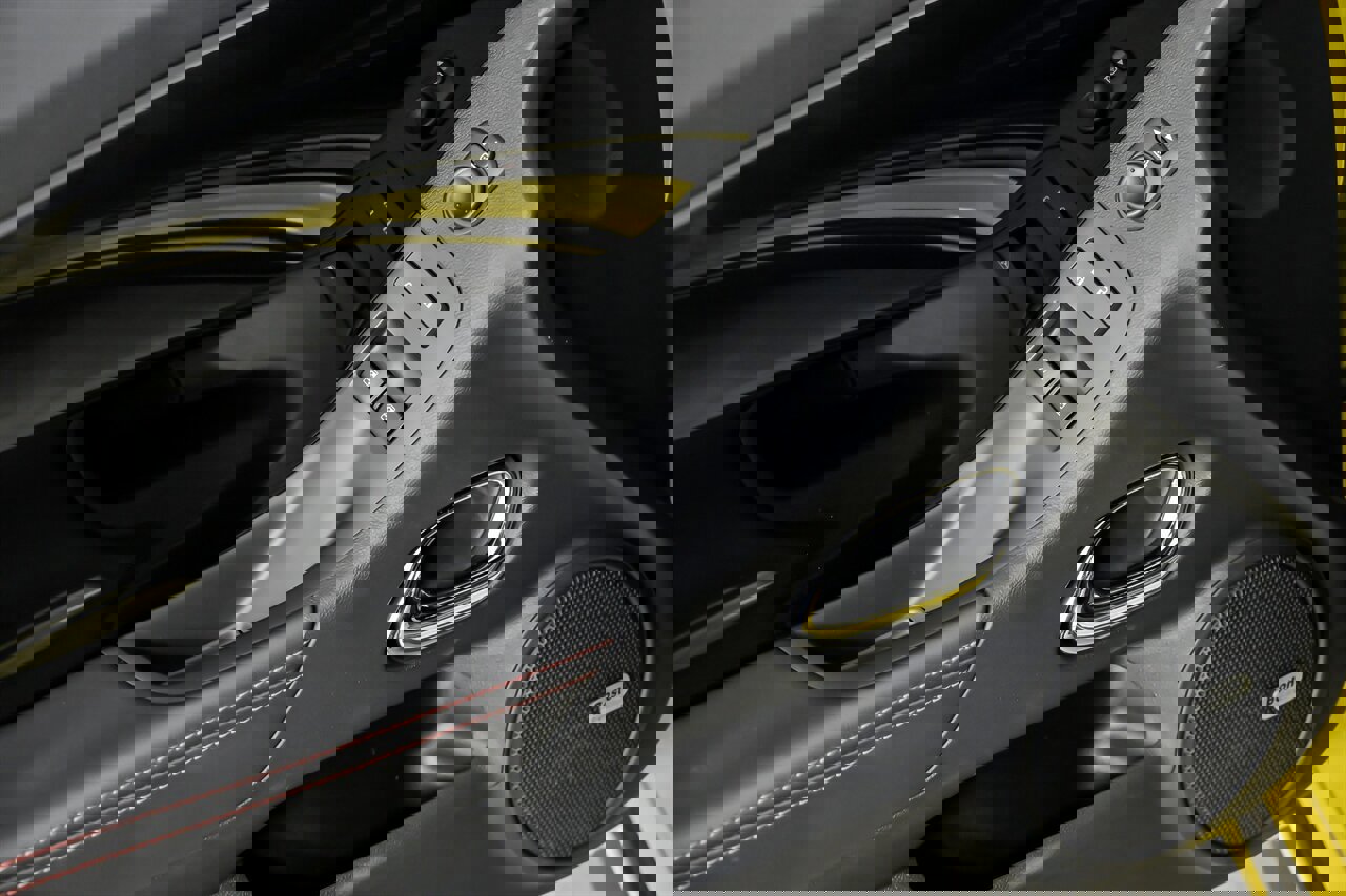 Used 2013 Chevrolet Camaro ZL1 image 17