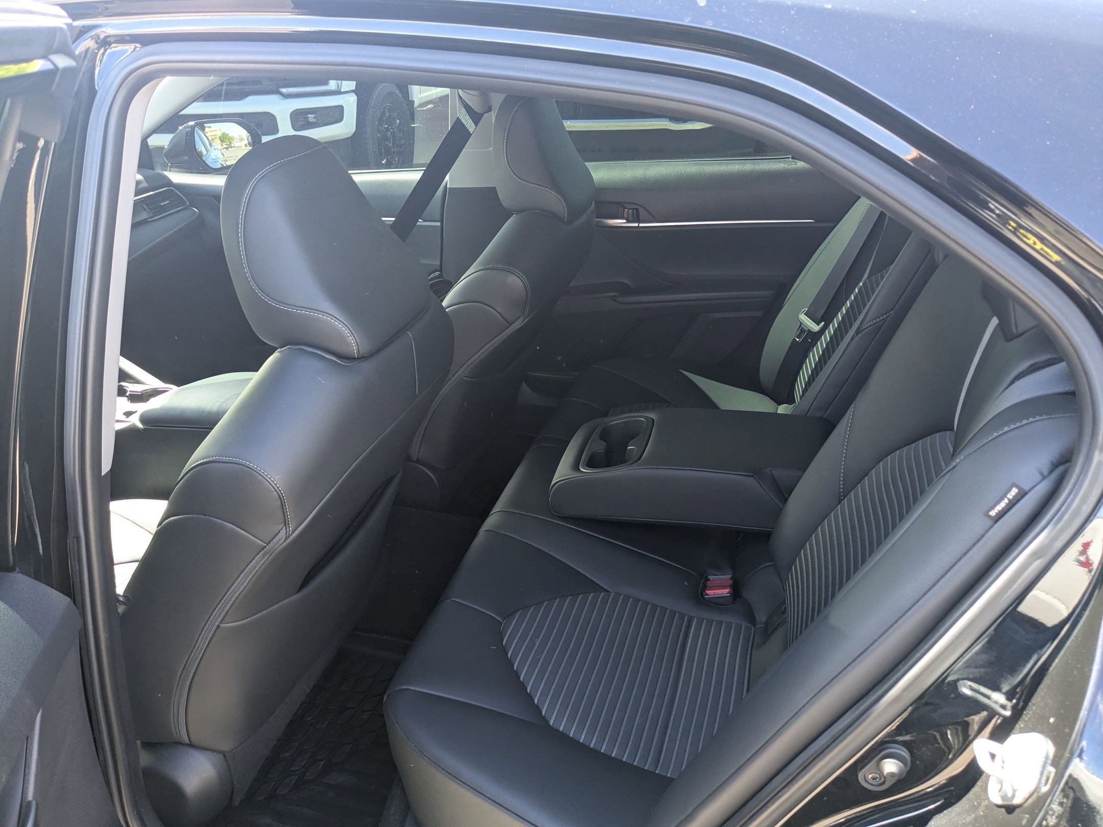 Used 2021 Toyota Camry SE image 28