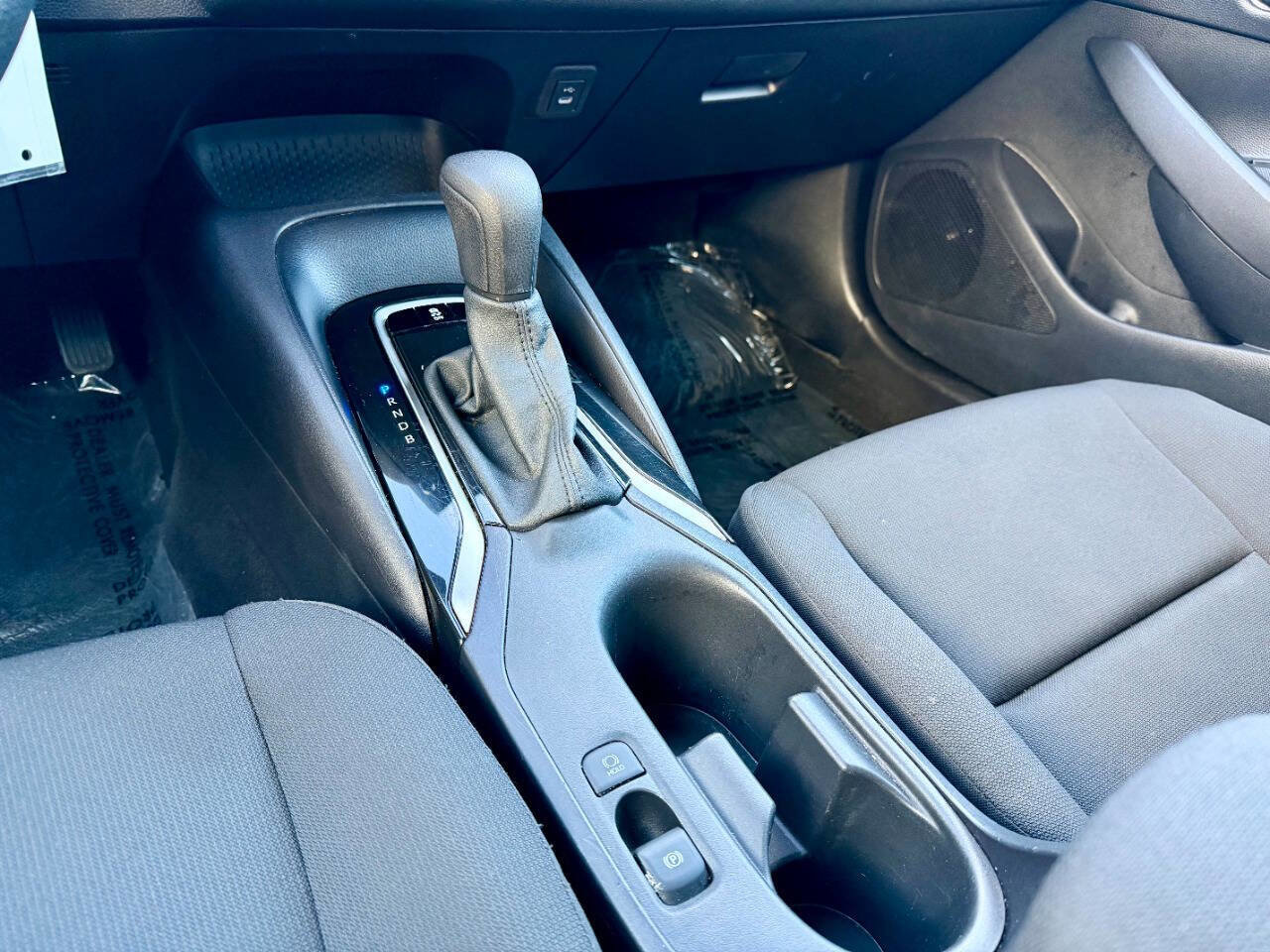 Used 2025 Toyota Corolla LE image 12