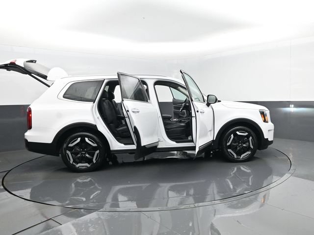 Used 2025 Kia Telluride S AWD/4WD image 32