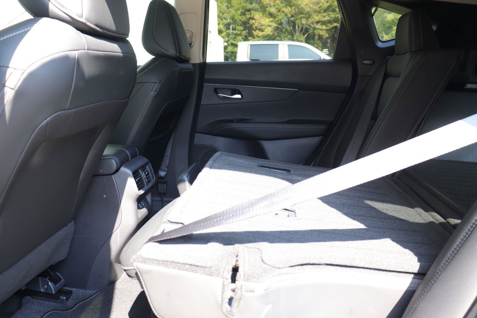 Used 2025 Nissan Murano SV AWD/4WD image 13
