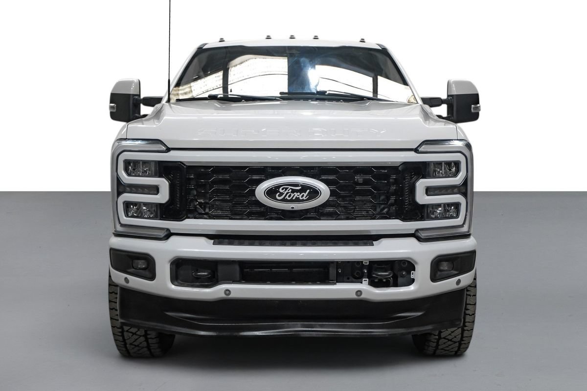 Used 2023 Ford F350 Lariat w/ Lariat Ultimate Package AWD/4WD image 3