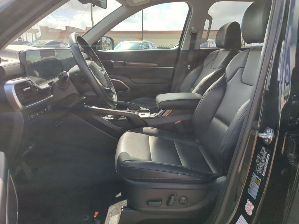 Used 2025 Kia Telluride S image 25