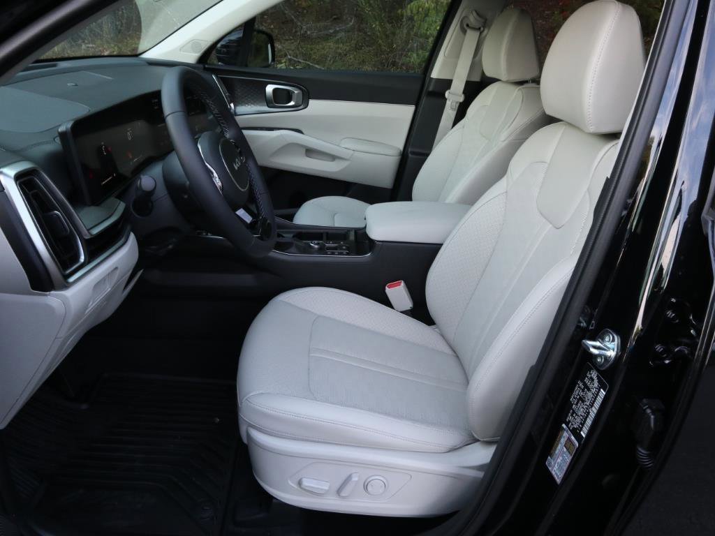 New 2025 Kia Sorento S w/ Panoramic Sunroof Package image 5