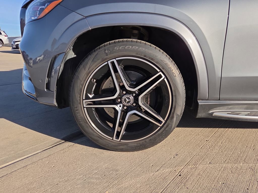 Used 2022 Mercedes-Benz GLS 450 4MATIC image 26