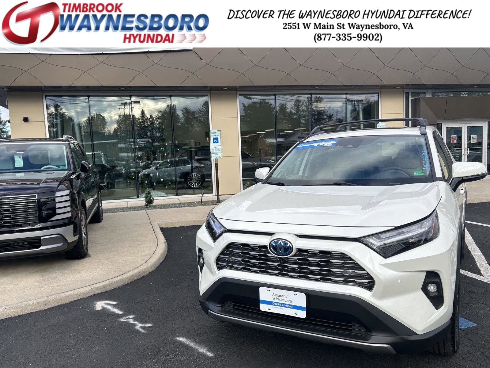 Used 2022 Toyota RAV4 Limited image 1