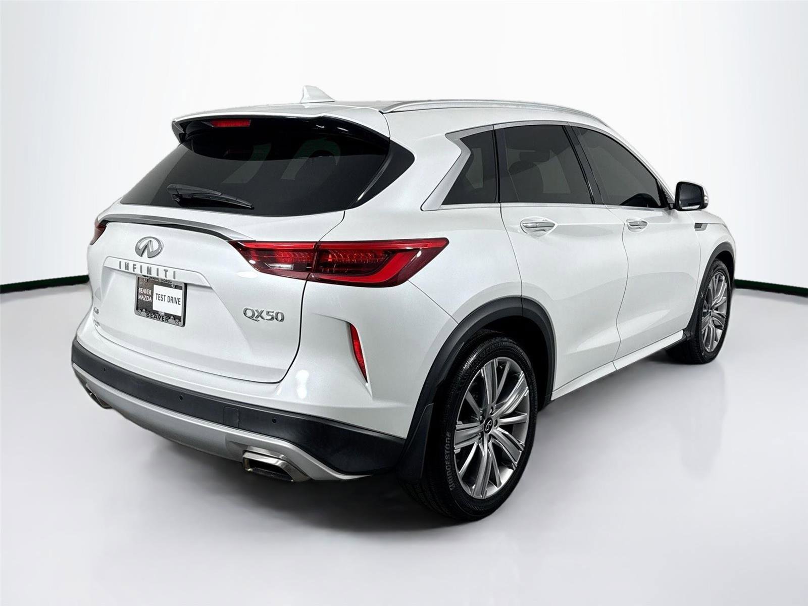 Used 2023 INFINITI QX50 Sensory image 2