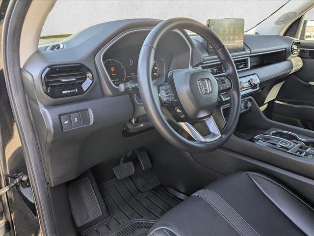 Used 2025 Honda Pilot Touring image 10