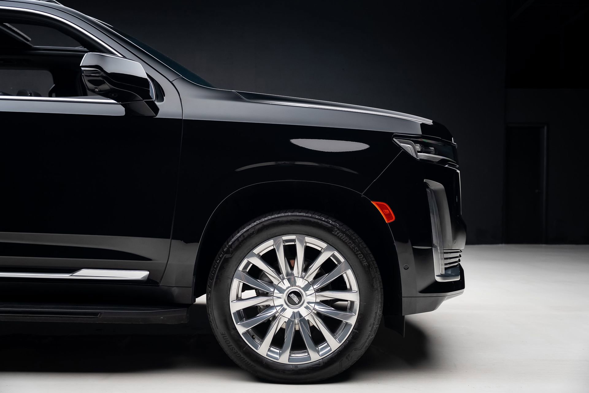 Used 2024 Cadillac Escalade ESV Premium Luxury RWD image 38