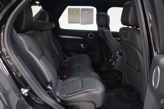 Used 2024 Land Rover Discovery Dynamic SE image 38