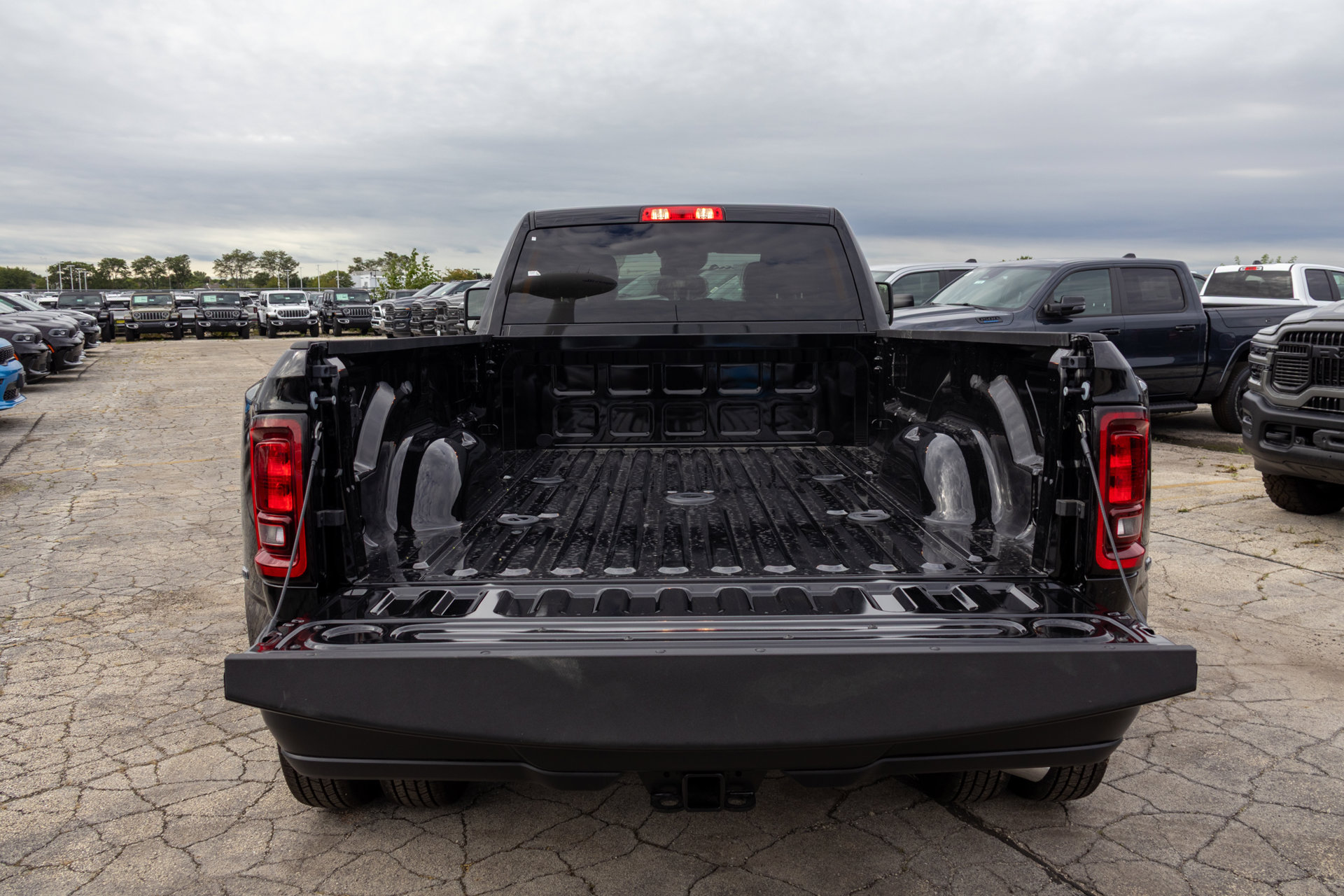 New 2027 RAM 3500 Tradesman AWD/4WD image 15