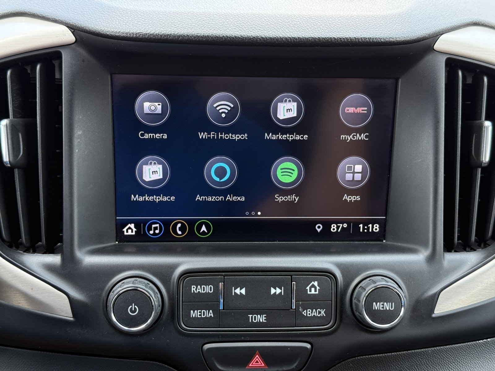 Used 2018 GMC Terrain Denali w/ Advanced Safety Package image 28