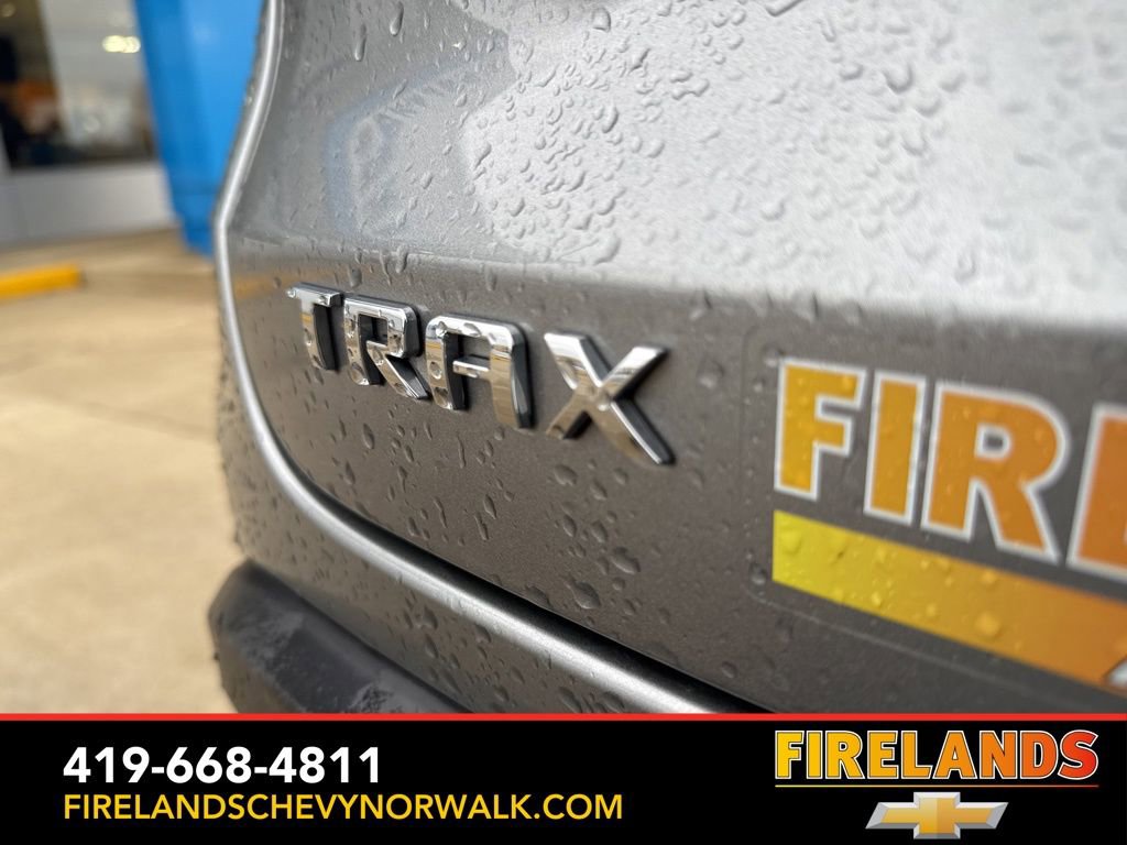Used 2025 Chevrolet Trax LT w/ LT Convenience Package image 24