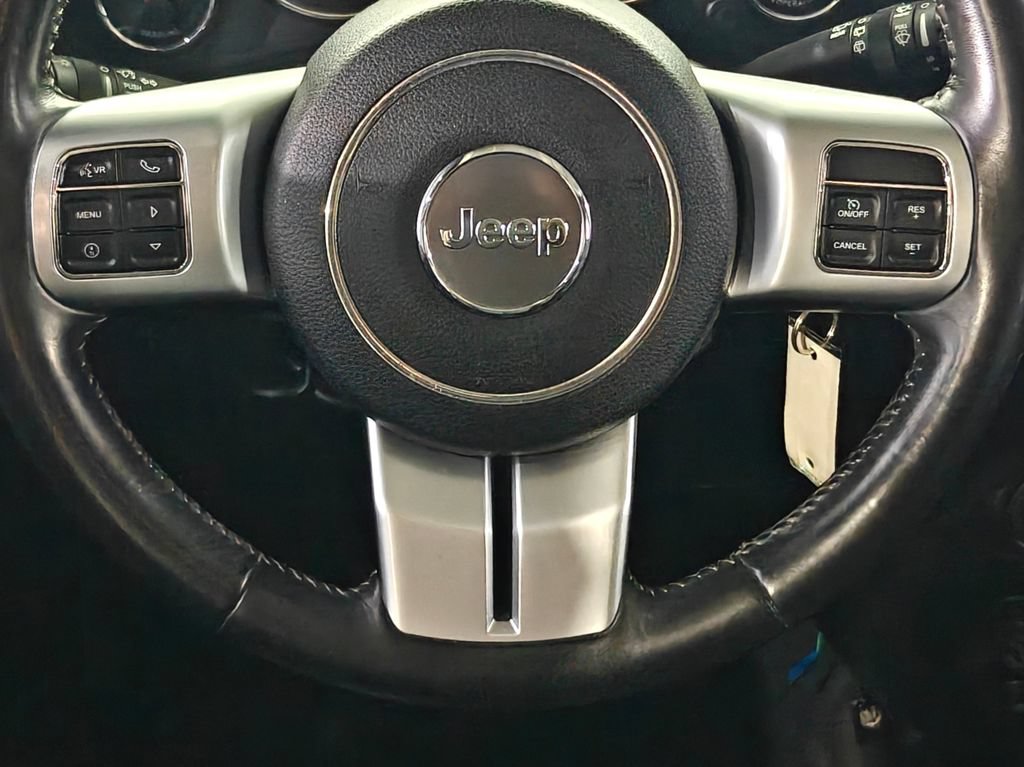 Used 2016 Jeep Wrangler Unlimited Rubicon AWD/4WD image 5