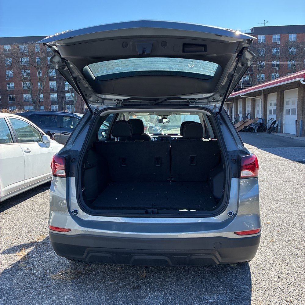 Used 2023 Chevrolet Equinox LS image 8