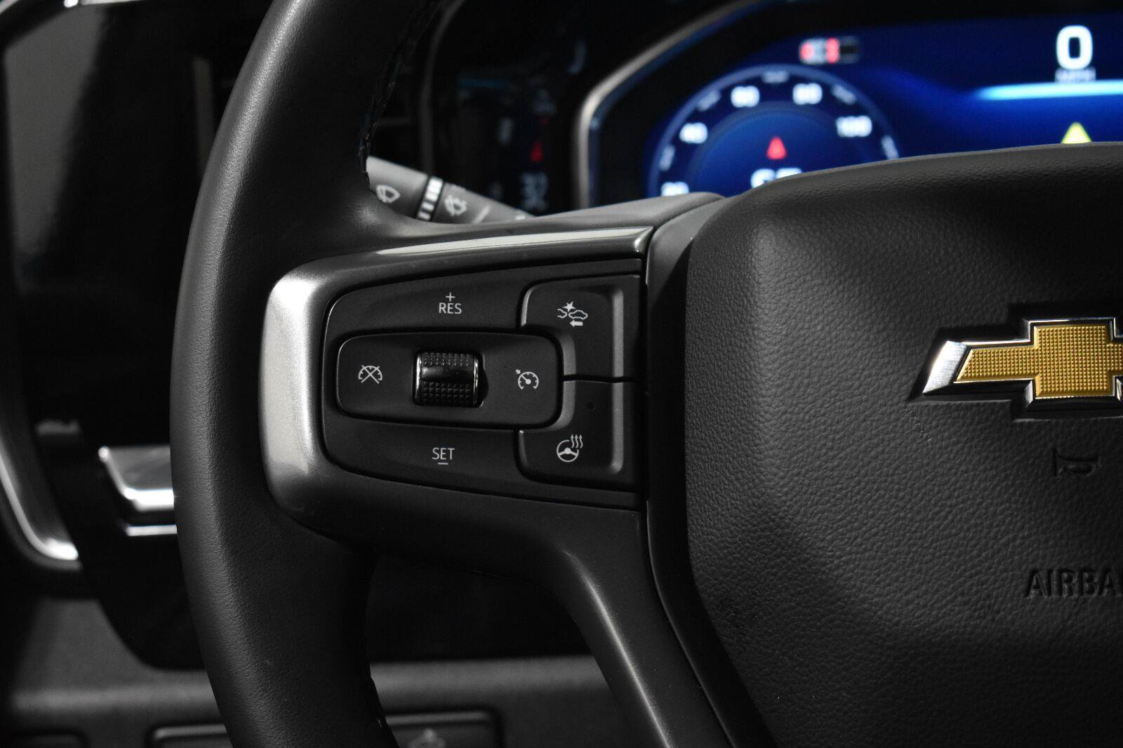 Used 2024 Chevrolet Silverado 1500 LT AWD/4WD image 7