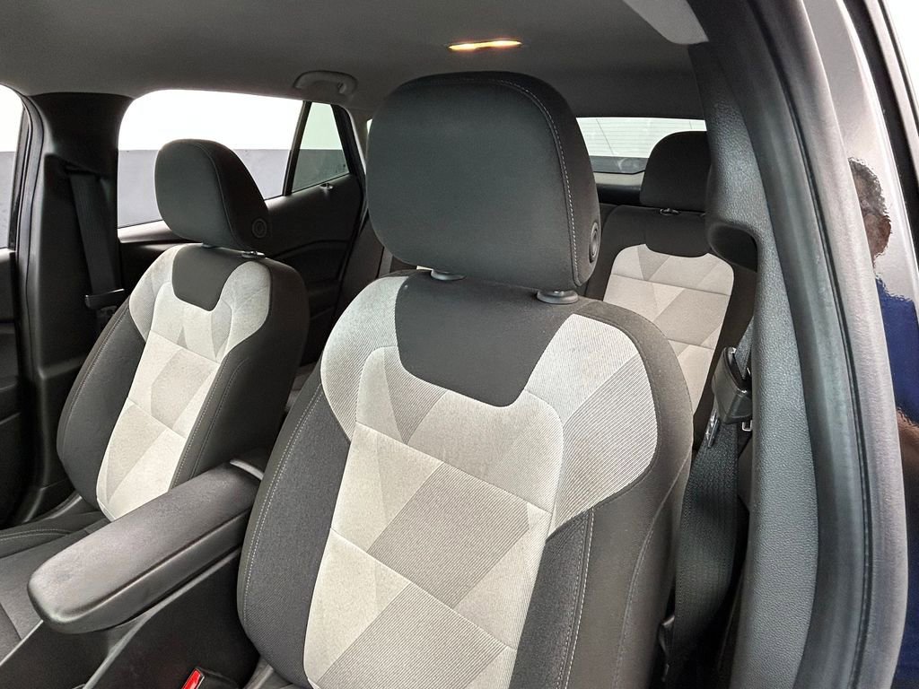 Used 2024 Chevrolet Trax LS image 11