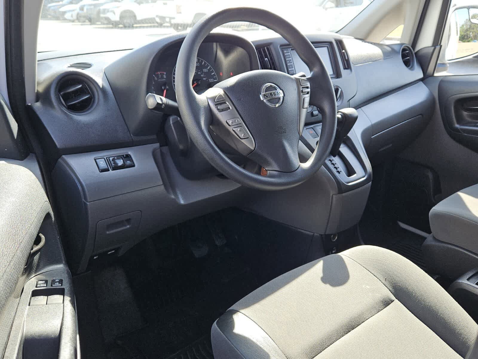 Used 2020 Nissan NV200 SV FWD image 4