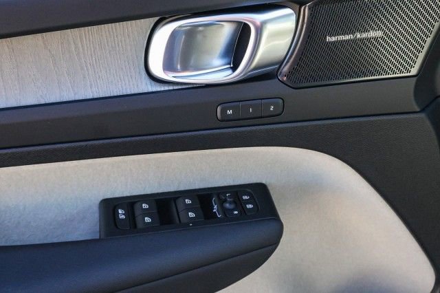New 2026 Volvo XC40 B5 Ultra w/ Climate Package image 20
