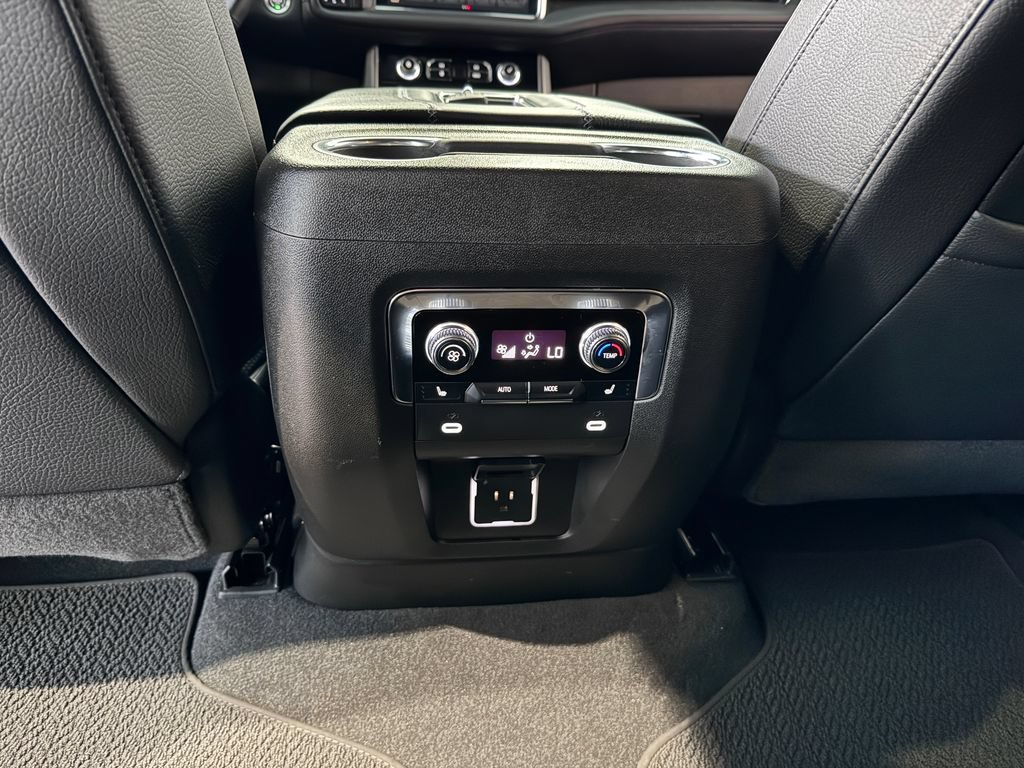 Certified 2024 GMC Yukon Denali AWD/4WD image 31
