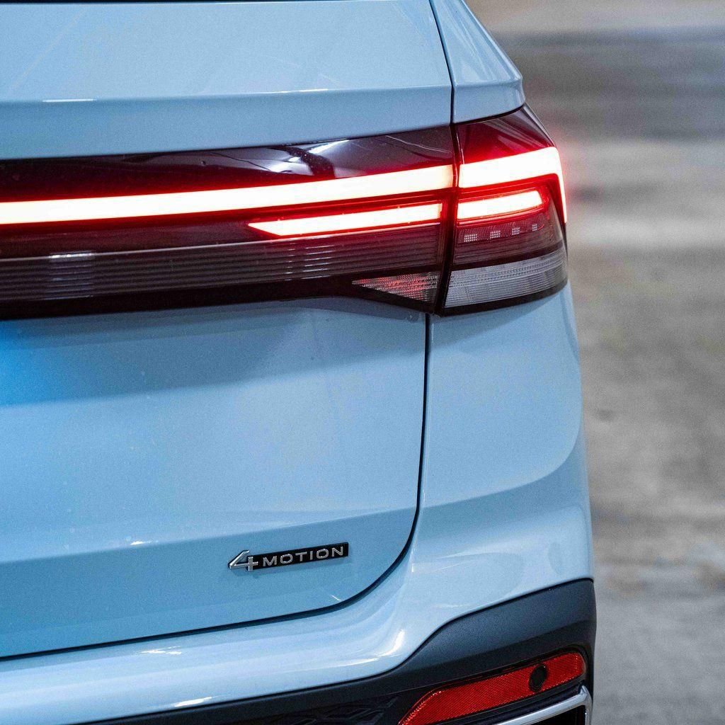 New 2026 Volkswagen Taos SE image 6