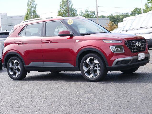 Used 2023 Hyundai Venue Limited image 9