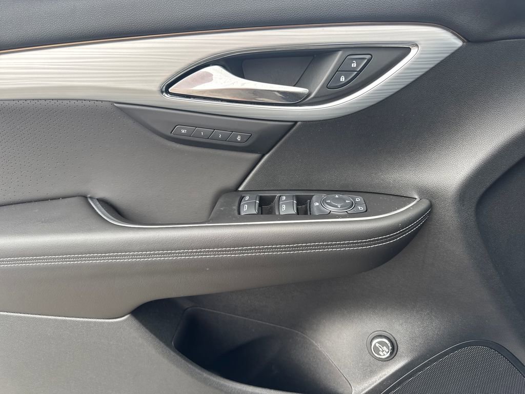 Used 2024 Buick Envision Avenir AWD/4WD image 19