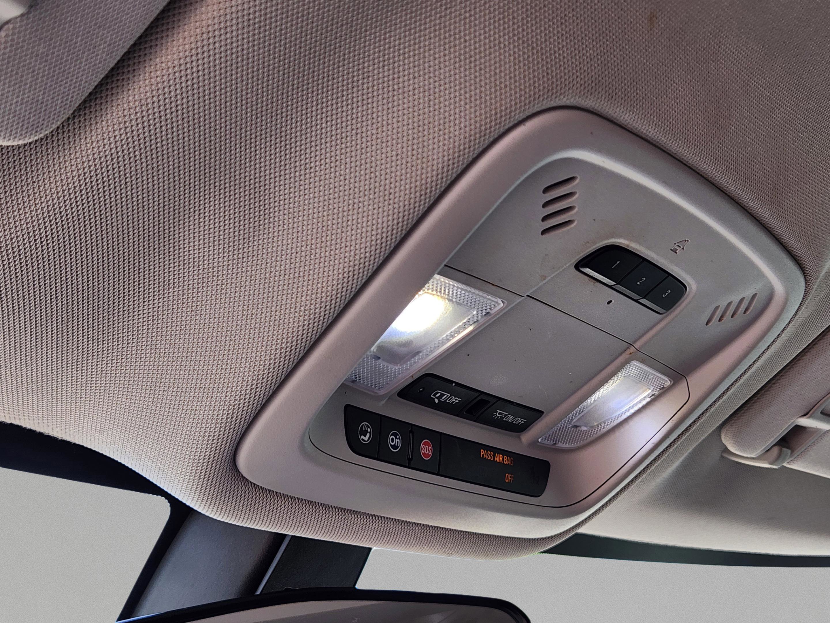 Used 2018 Chevrolet Traverse LT FWD image 20