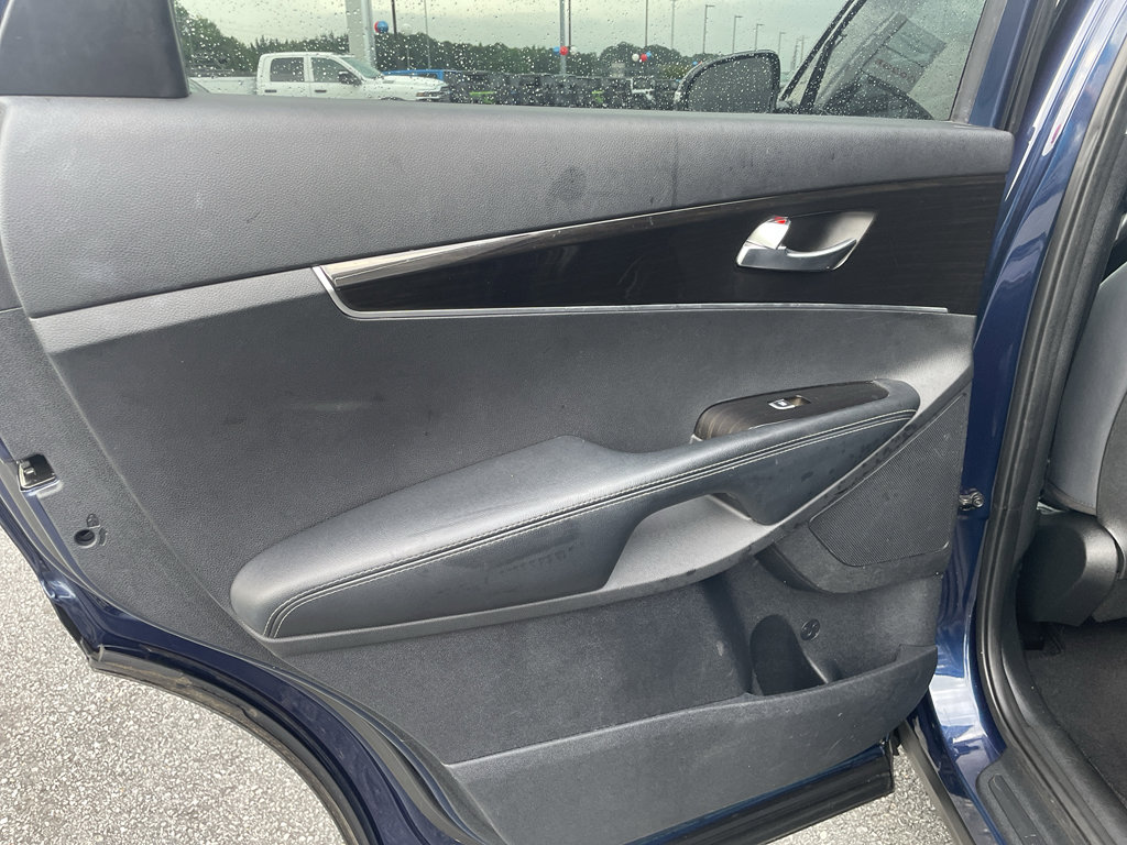 Used 2019 Kia Sorento FWD V6 image 23