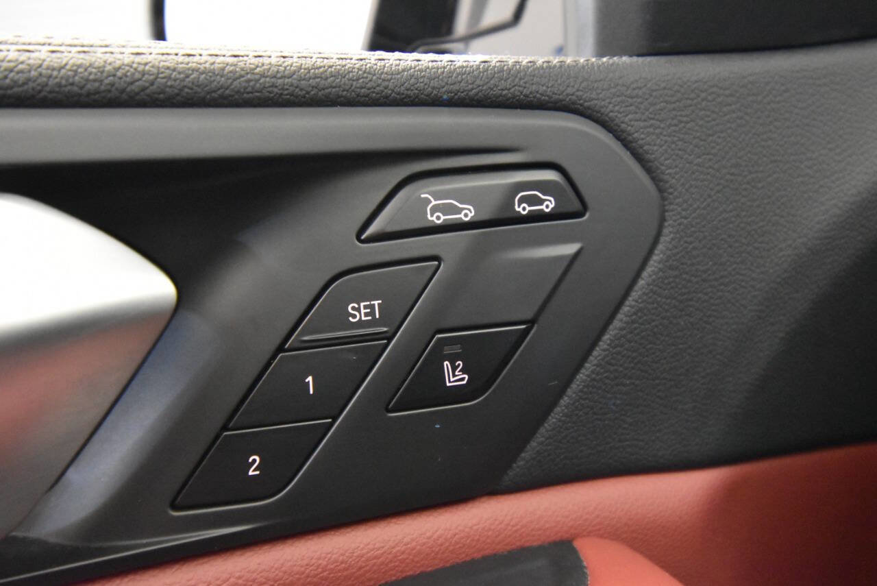 Used 2021 BMW X6 M50i w/ Premium Package image 31