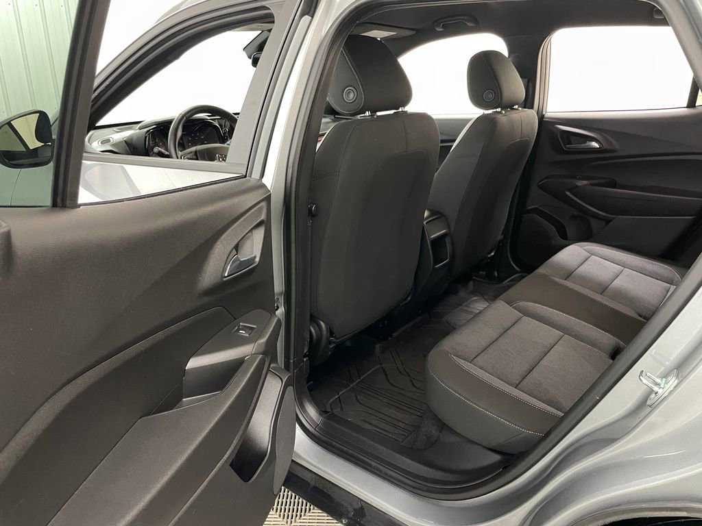 Used 2024 Chevrolet Trax RS w/ Driver Confidence Package image 39