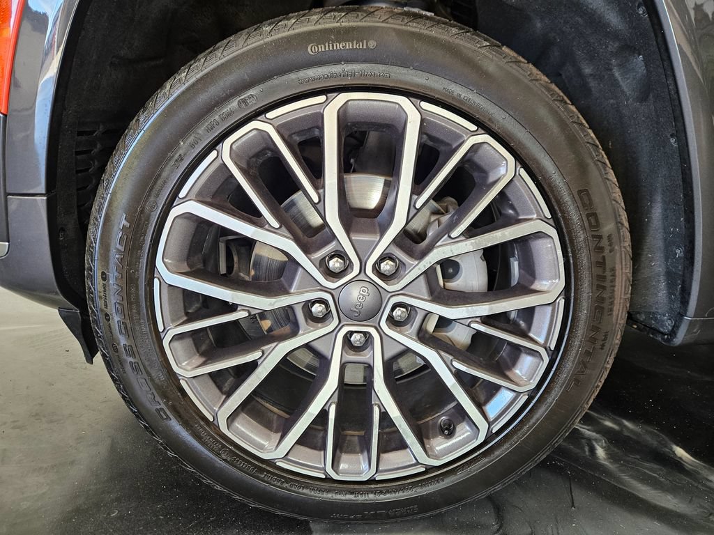 Used 2024 Jeep Grand Cherokee L Summit AWD/4WD image 28